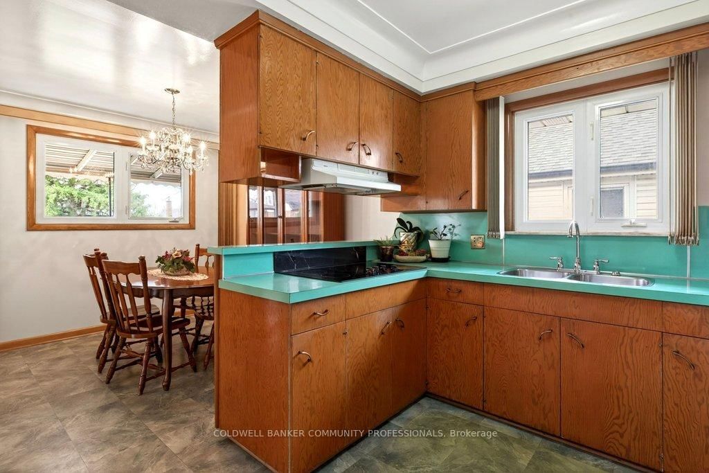 92 Reid Avenue S - Photo 16