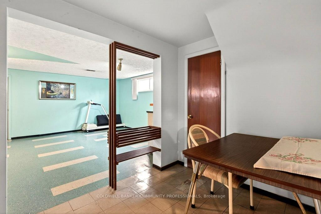 92 Reid Avenue S - Photo 33