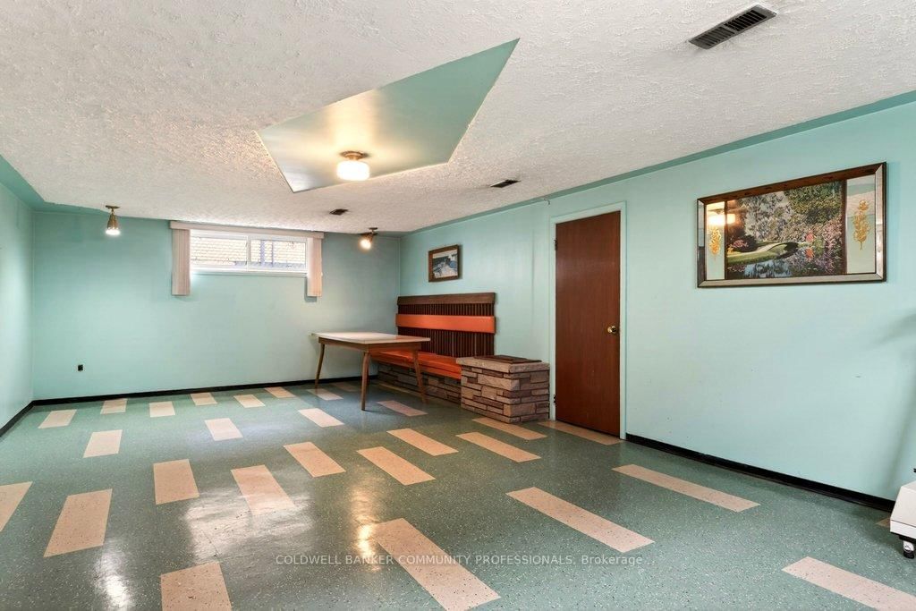 92 Reid Avenue S - Photo 34