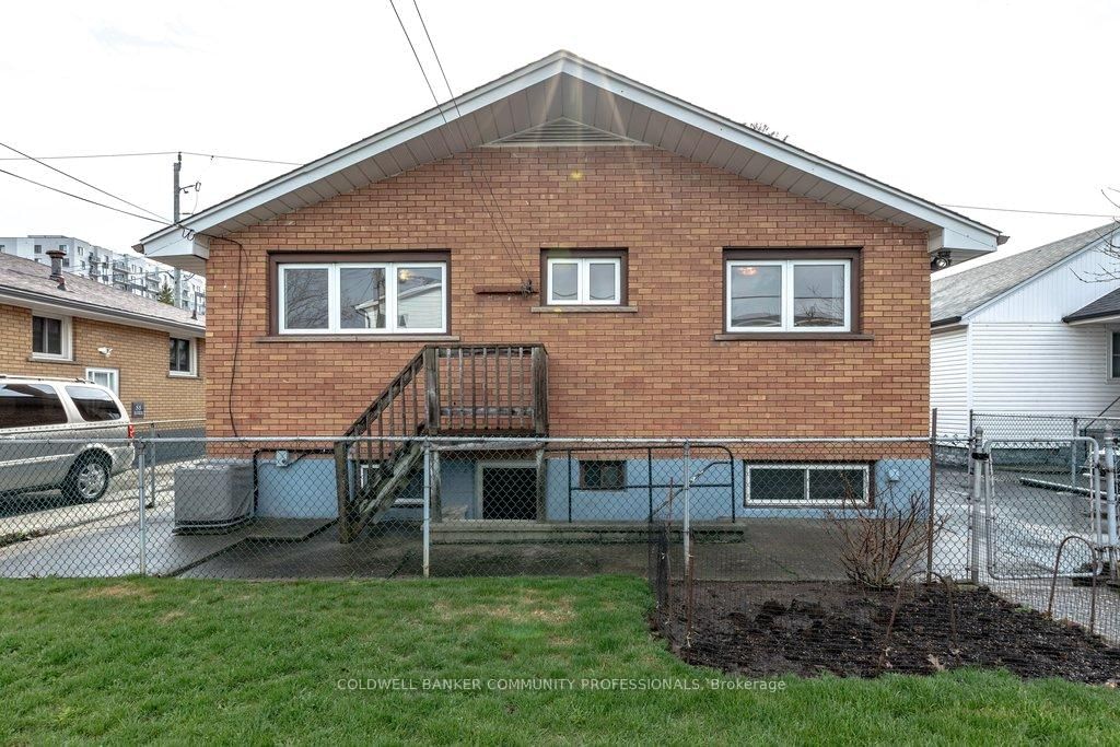 92 Reid Avenue S - Photo 46