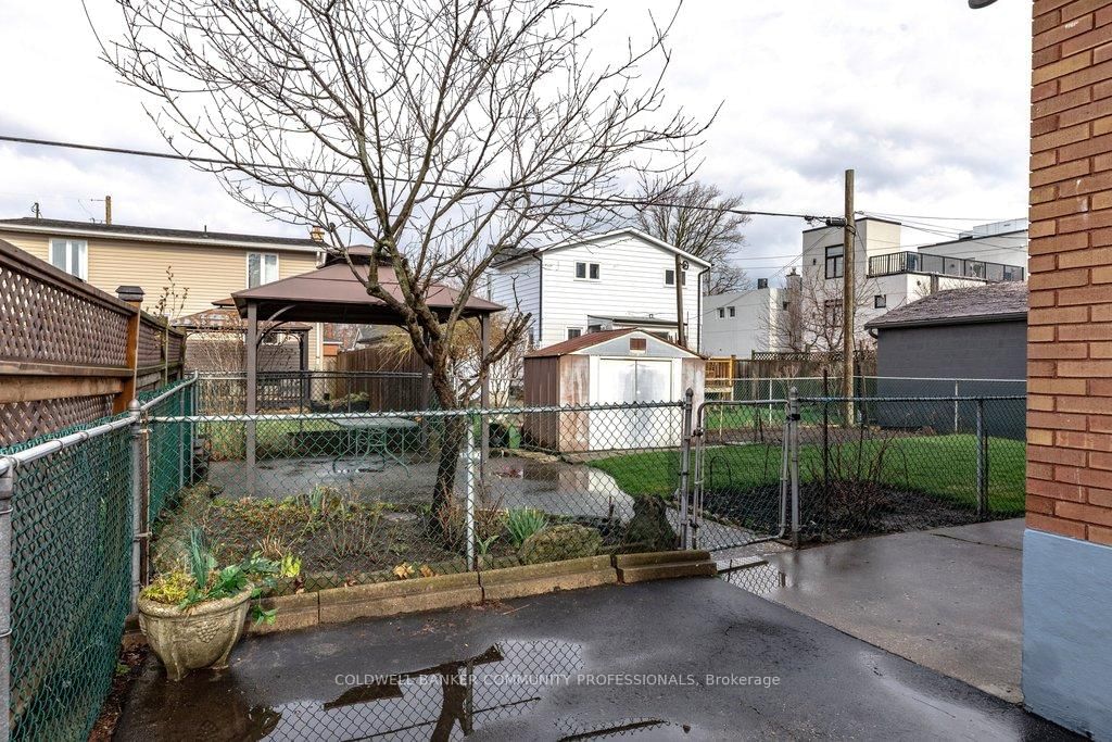 92 Reid Avenue S - Photo 47