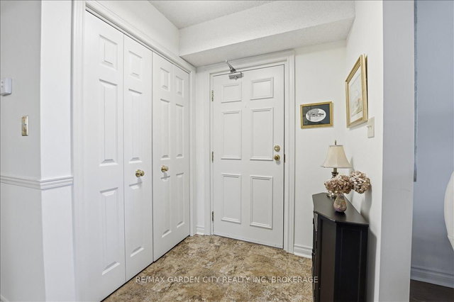 104 - 433 LINWELL Road