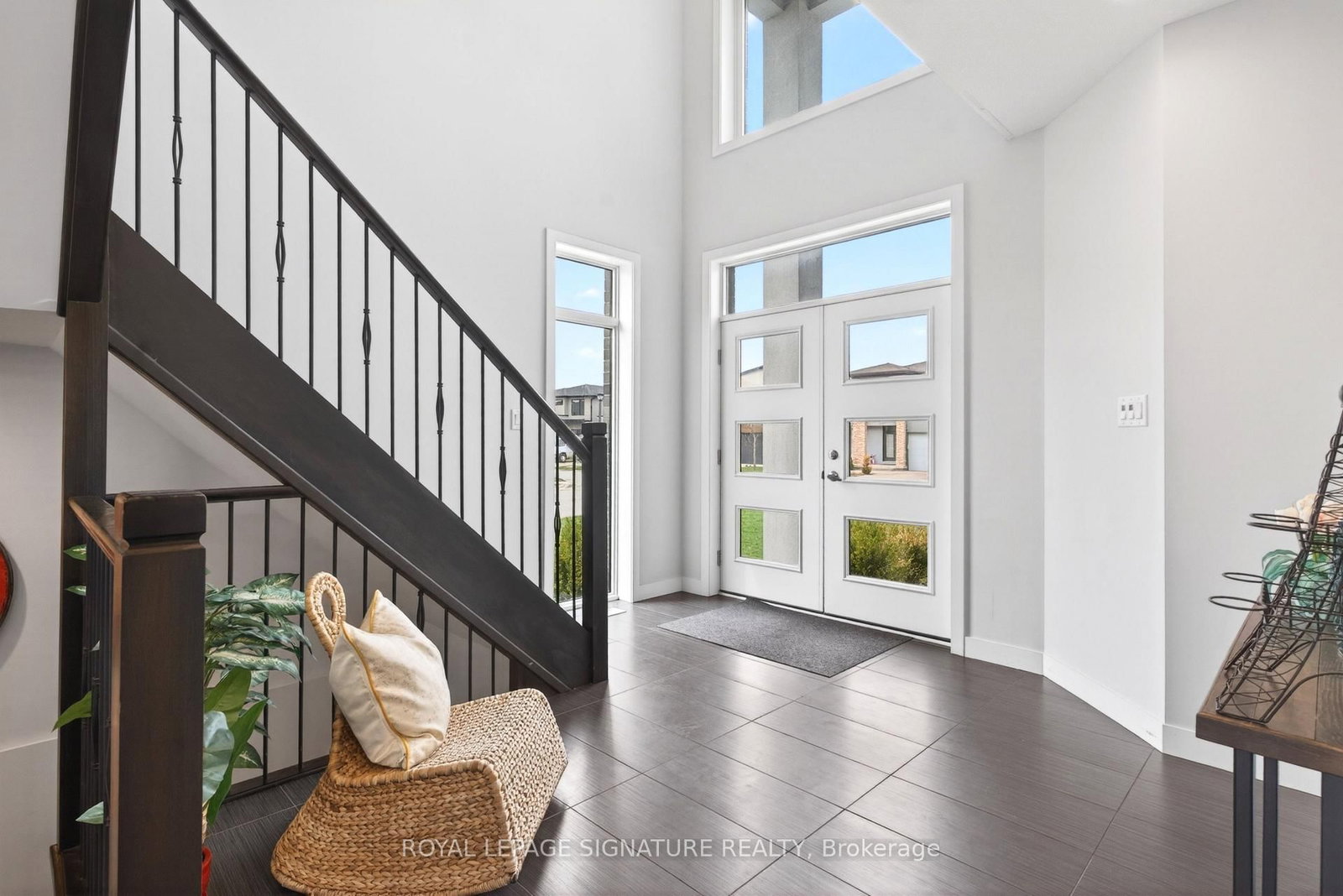 Detached House for sale at 2147 Wateroak Drive, London North, Ontario, N6G 0P9 - North S - MLS: X13005524