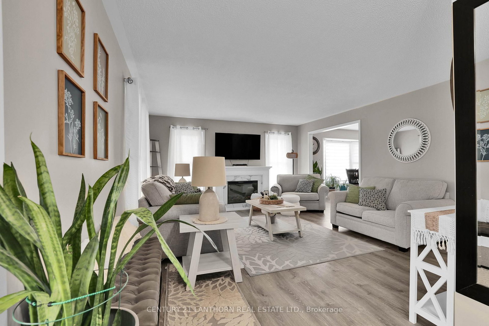 Listing Image 6