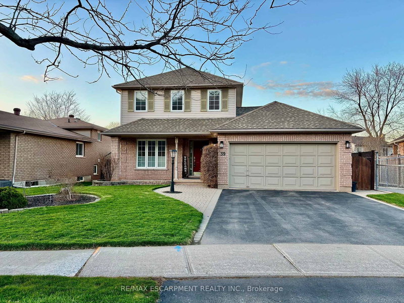 home for sale on 39 Colonial Crescent