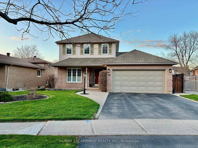 39 Colonial Crescent