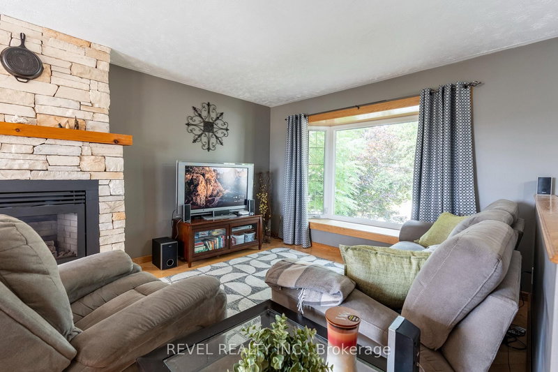 29 Armstrong Cres, Grey Highlands, N0C 1H0 | Image 3