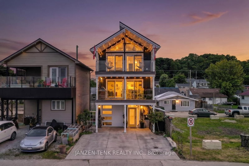 home for sale on 163 Maud Street