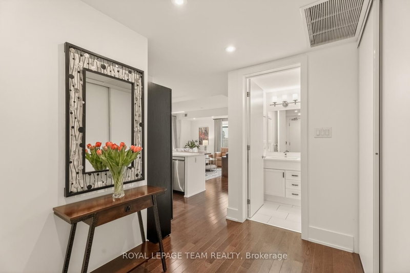 503 - 131 Holland Ave, Ottawa, K1Y 3A2 | Image 2