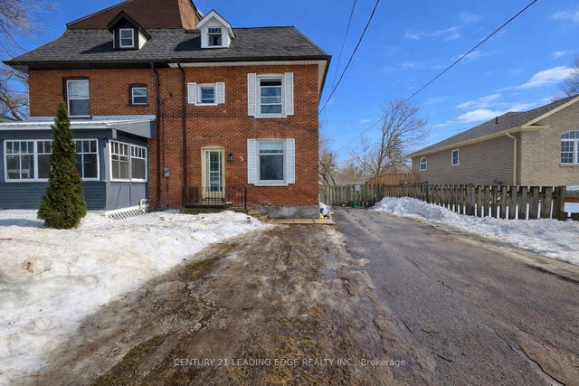 15 George Street N