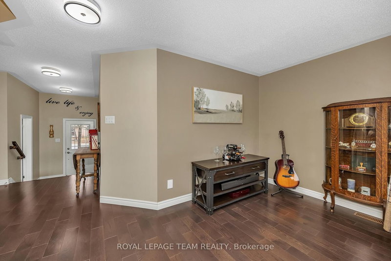 217 Hunterbrook St, Kanata, K2K 0E6 | Image 3