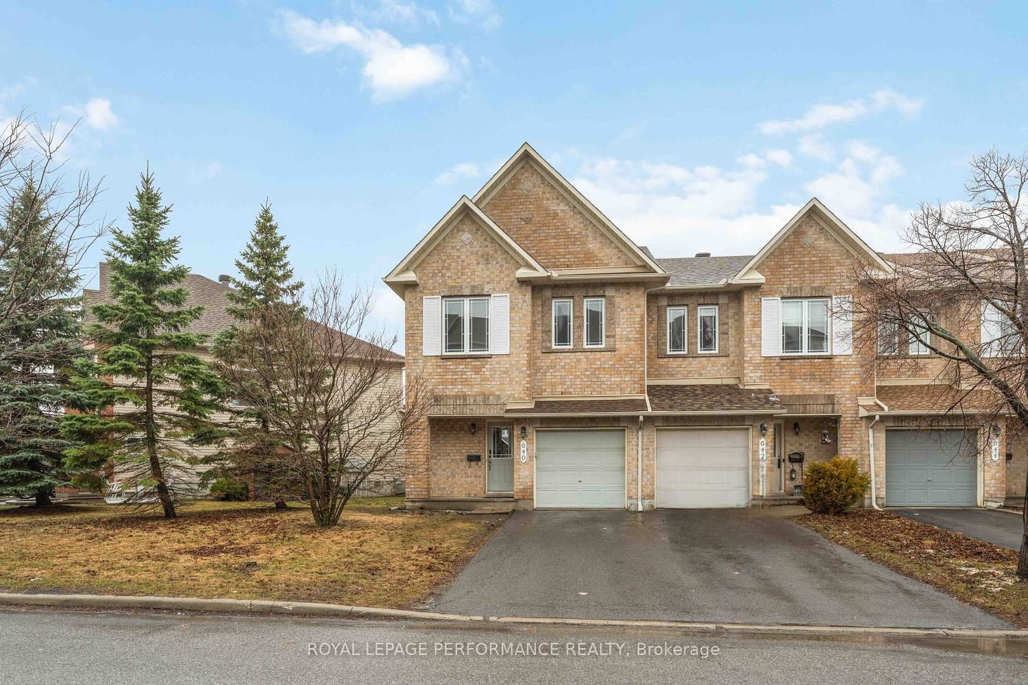Townhouse for sale at 640 Louis Toscano Drive, Ottawa, Ontario, K4A 0B3 - Avalon East - MLS: X13006106