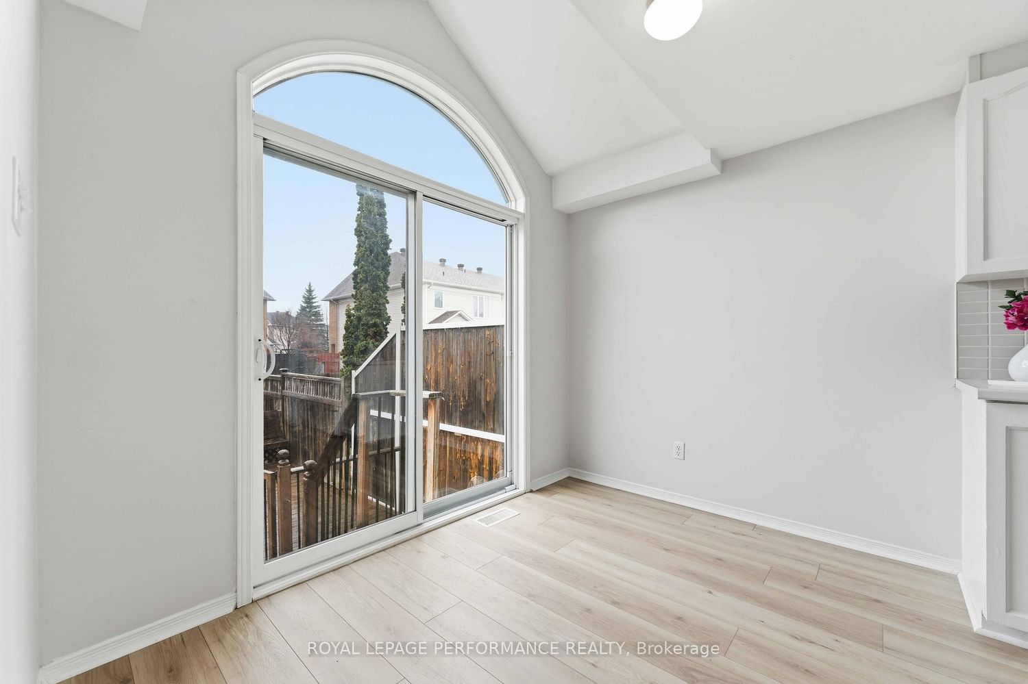 Townhouse for sale at 640 Louis Toscano Drive, Ottawa, Ontario, K4A 0B3 - Avalon East - MLS: X13006106