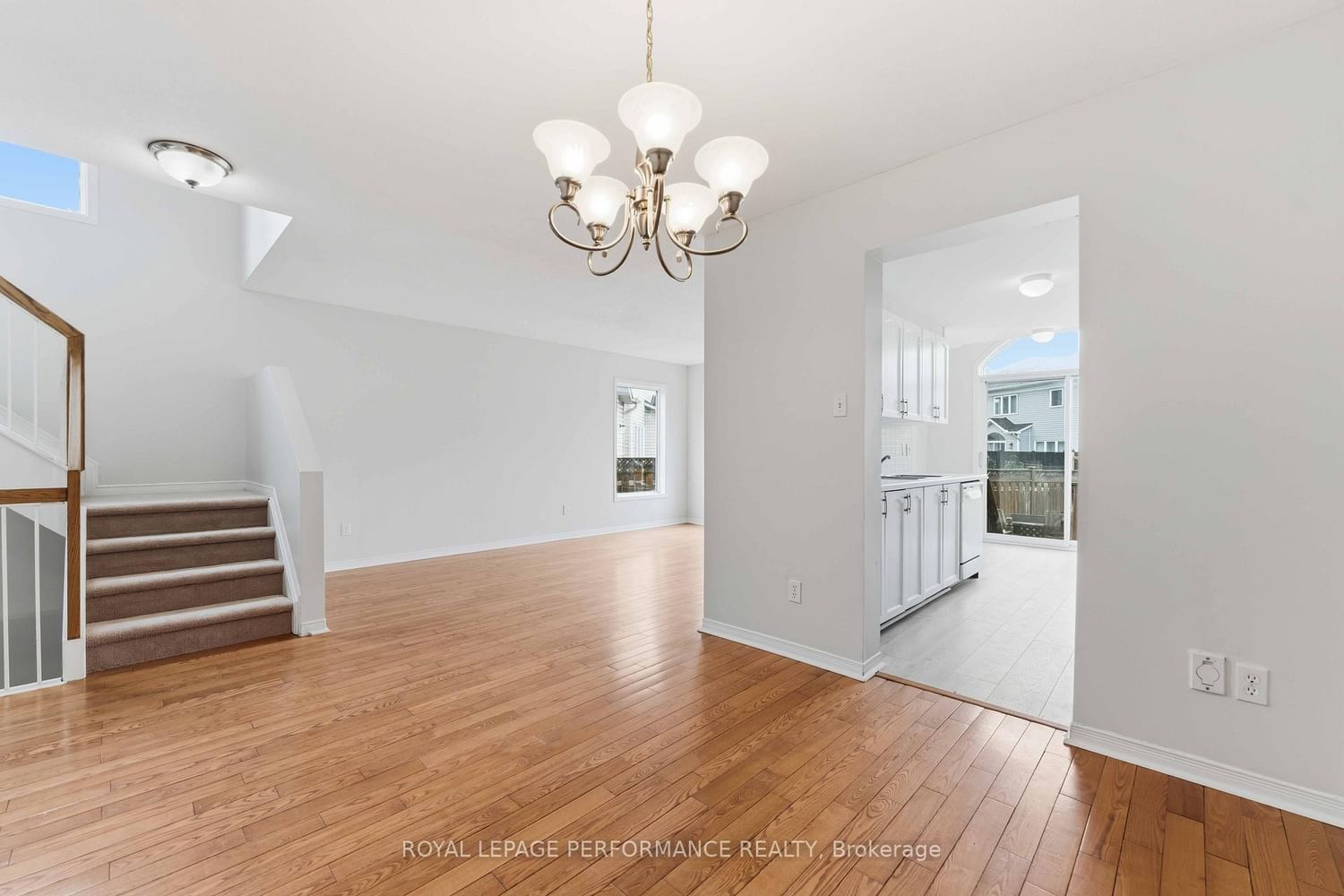 Townhouse for sale at 640 Louis Toscano Drive, Ottawa, Ontario, K4A 0B3 - Avalon East - MLS: X13006106