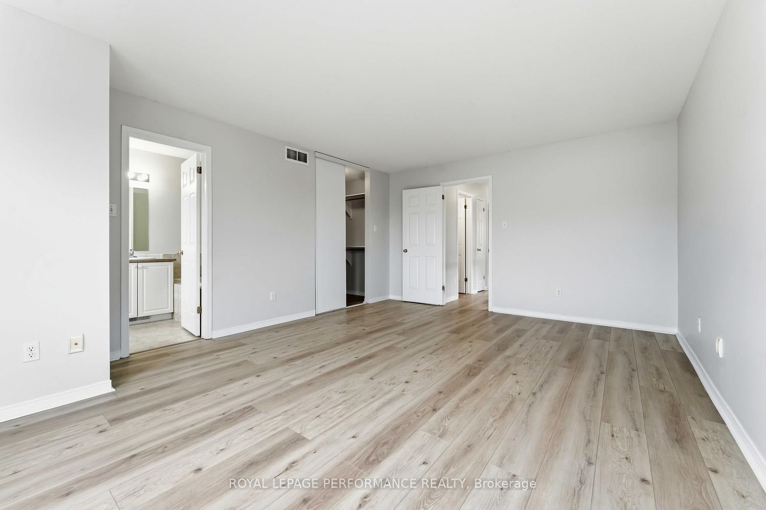 Townhouse for sale at 640 Louis Toscano Drive, Ottawa, Ontario, K4A 0B3 - Avalon East - MLS: X13006106