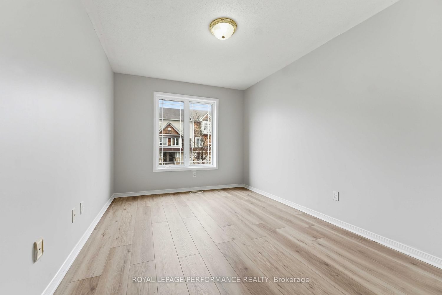 Townhouse for sale at 640 Louis Toscano Drive, Ottawa, Ontario, K4A 0B3 - Avalon East - MLS: X13006106