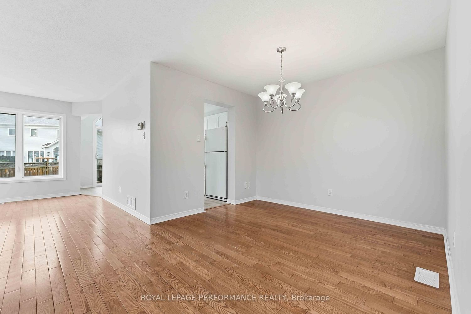 Townhouse for sale at 640 Louis Toscano Drive, Ottawa, Ontario, K4A 0B3 - Avalon East - MLS: X13006106