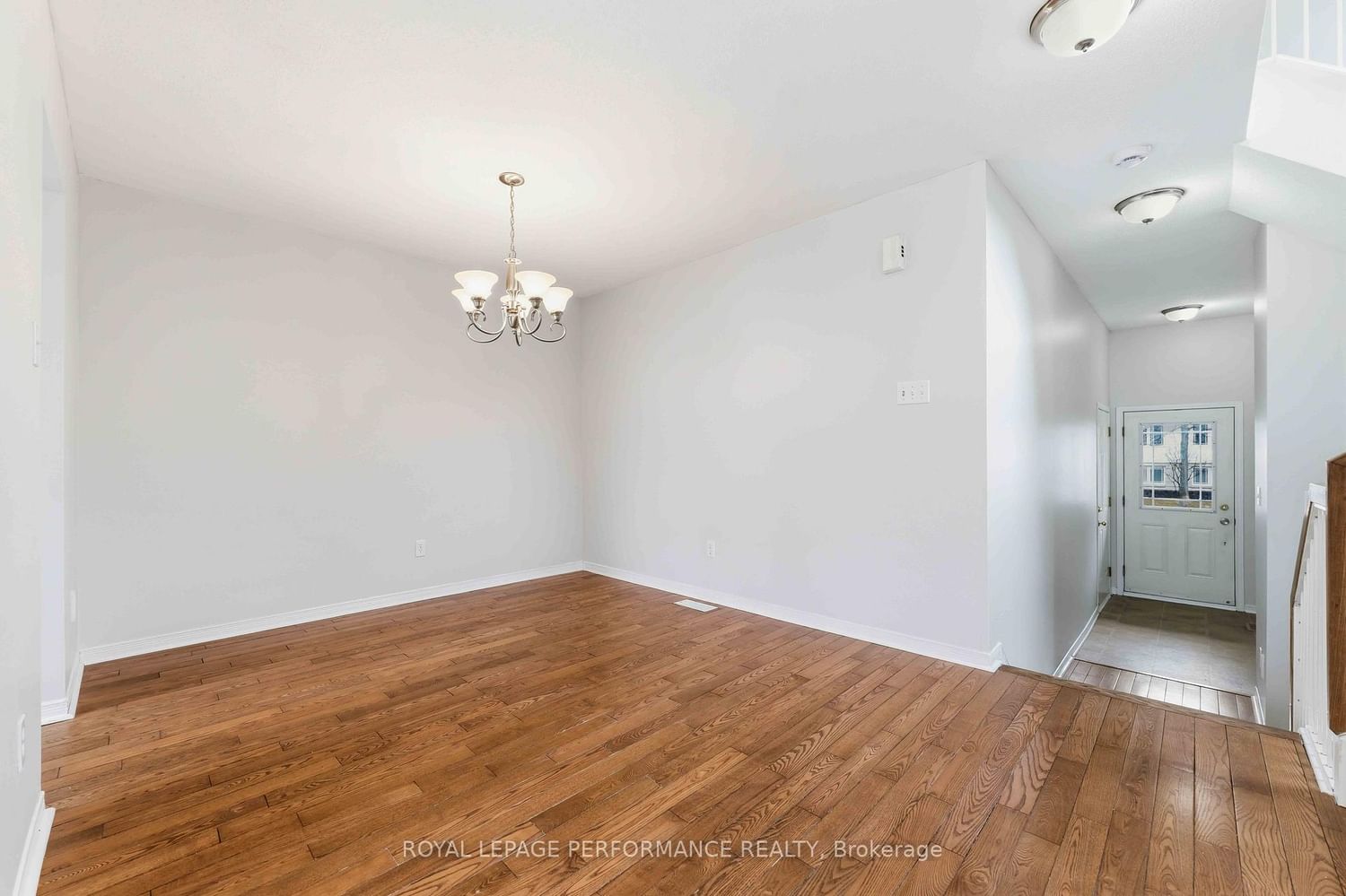 Townhouse for sale at 640 Louis Toscano Drive, Ottawa, Ontario, K4A 0B3 - Avalon East - MLS: X13006106