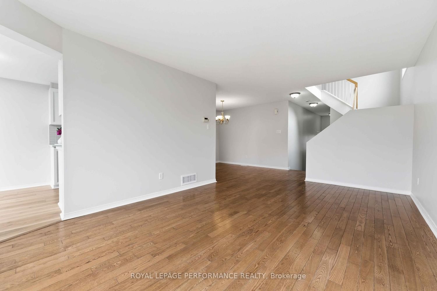 Townhouse for sale at 640 Louis Toscano Drive, Ottawa, Ontario, K4A 0B3 - Avalon East - MLS: X13006106