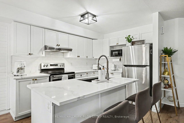 218 Rolling Meadow Crescent