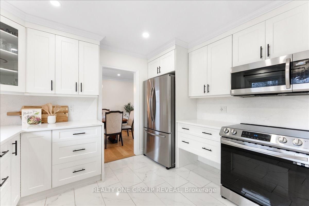 Detached House for sale at 376 Bellevue Street, Peterborough, Ontario, K9H 5G2 - Northcrest Ward 5 - MLS: X13006334