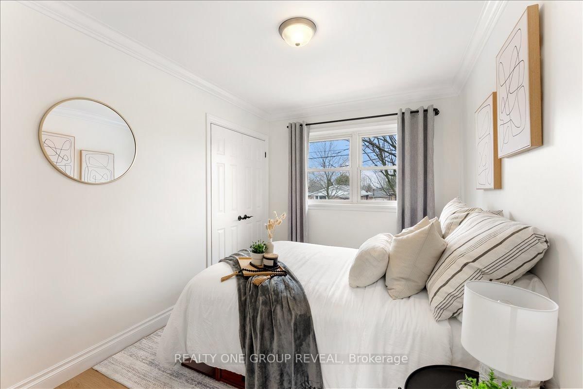 Detached House for sale at 376 Bellevue Street, Peterborough, Ontario, K9H 5G2 - Northcrest Ward 5 - MLS: X13006334