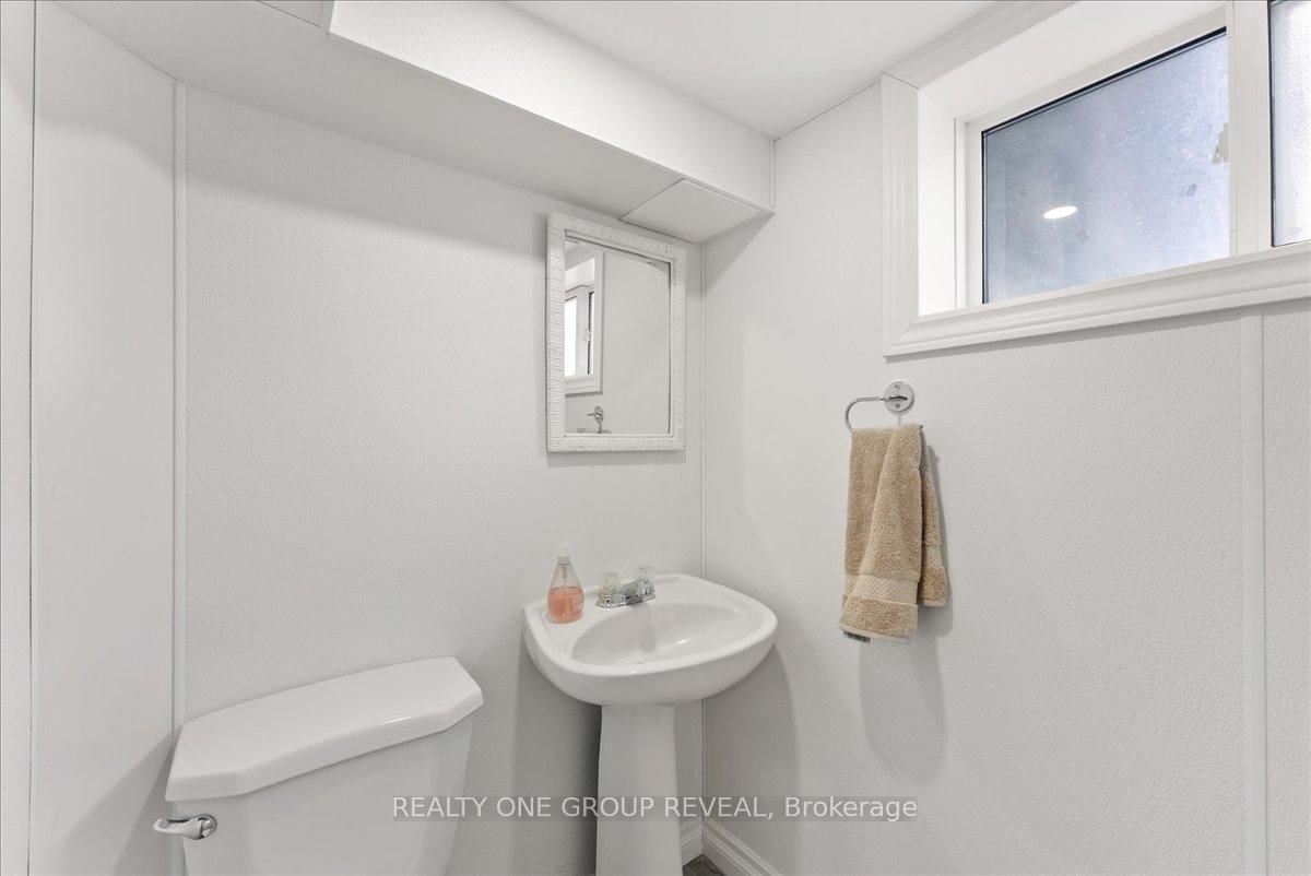 Detached House for sale at 376 Bellevue Street, Peterborough, Ontario, K9H 5G2 - Northcrest Ward 5 - MLS: X13006334