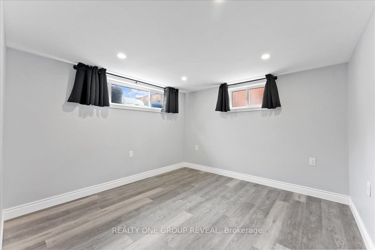 Detached House for sale at 376 Bellevue Street, Peterborough, Ontario, K9H 5G2 - Northcrest Ward 5 - MLS: X13006334