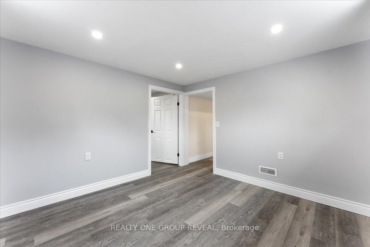 Detached House for sale at 376 Bellevue Street, Peterborough, Ontario, K9H 5G2 - Northcrest Ward 5 - MLS: X13006334