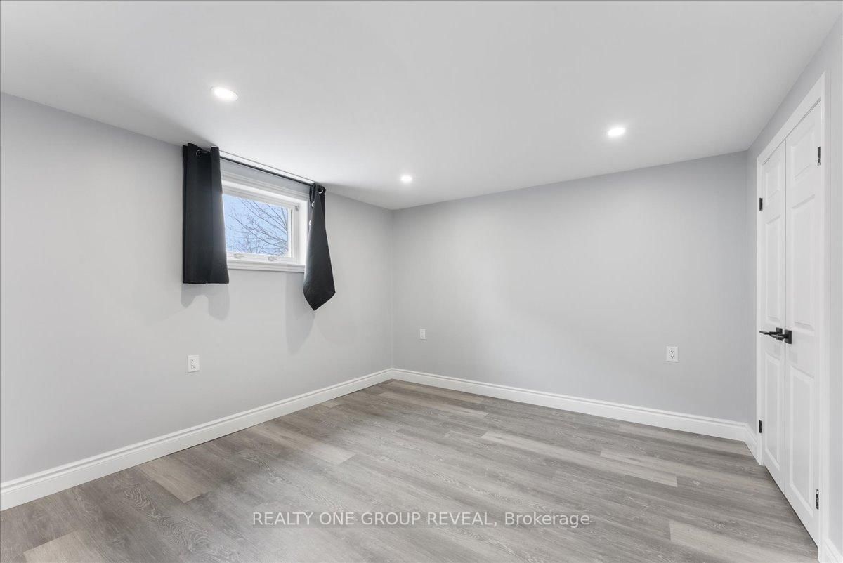 Detached House for sale at 376 Bellevue Street, Peterborough, Ontario, K9H 5G2 - Northcrest Ward 5 - MLS: X13006334