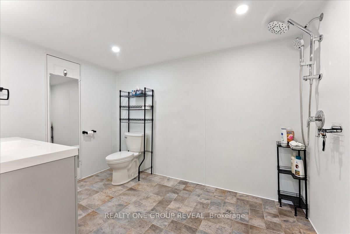 Detached House for sale at 376 Bellevue Street, Peterborough, Ontario, K9H 5G2 - Northcrest Ward 5 - MLS: X13006334