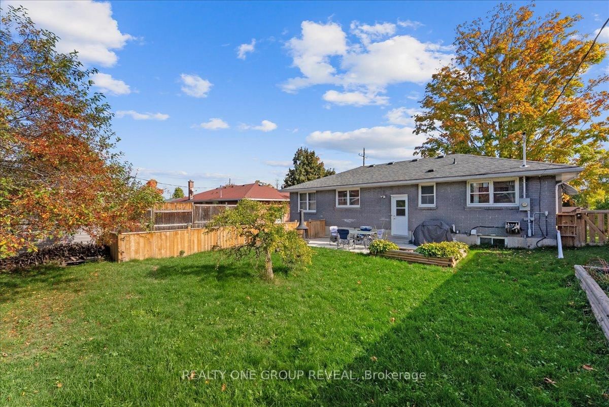 Detached House for sale at 376 Bellevue Street, Peterborough, Ontario, K9H 5G2 - Northcrest Ward 5 - MLS: X13006334