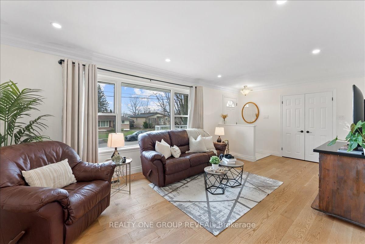 Detached House for sale at 376 Bellevue Street, Peterborough, Ontario, K9H 5G2 - Northcrest Ward 5 - MLS: X13006334