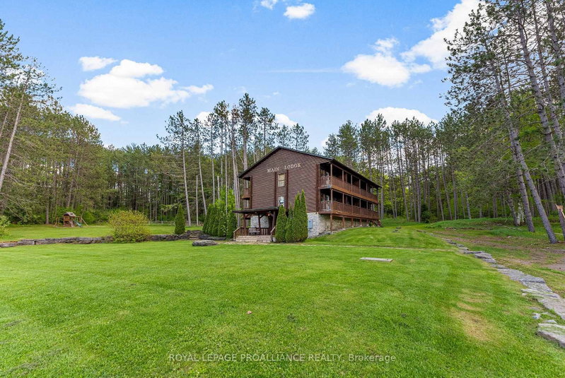 16 Beaver Creek Lane photo 3