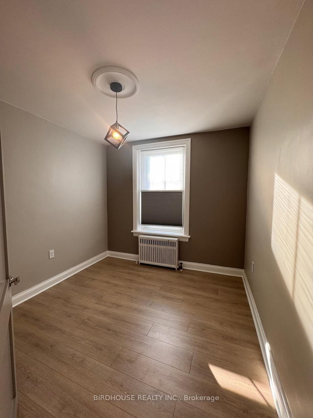 1 - 134 Kent Street W