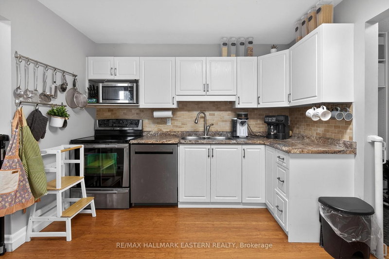 488 Crystal Dr, Peterborough, K9J 8G8 | Image 2