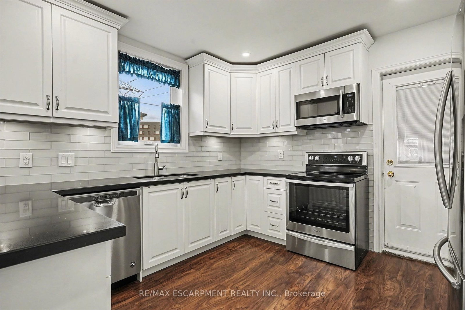 Detached House for sale at 53 Bell Avenue, Hamilton, Ontario, L8K 3E2 - Bartonville - MLS: X13006504