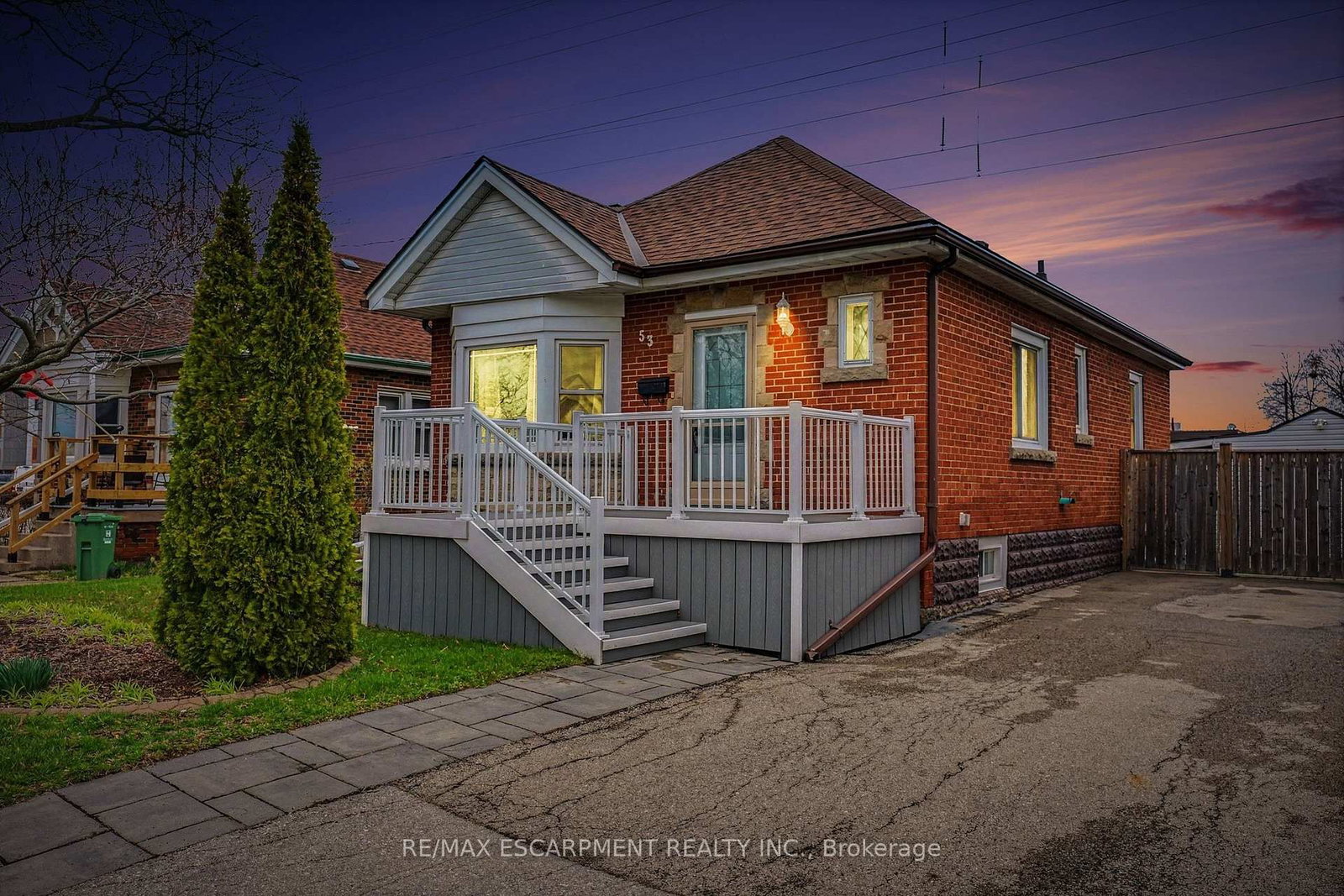 Detached House for sale at 53 Bell Avenue, Hamilton, Ontario, L8K 3E2 - Bartonville - MLS: X13006504