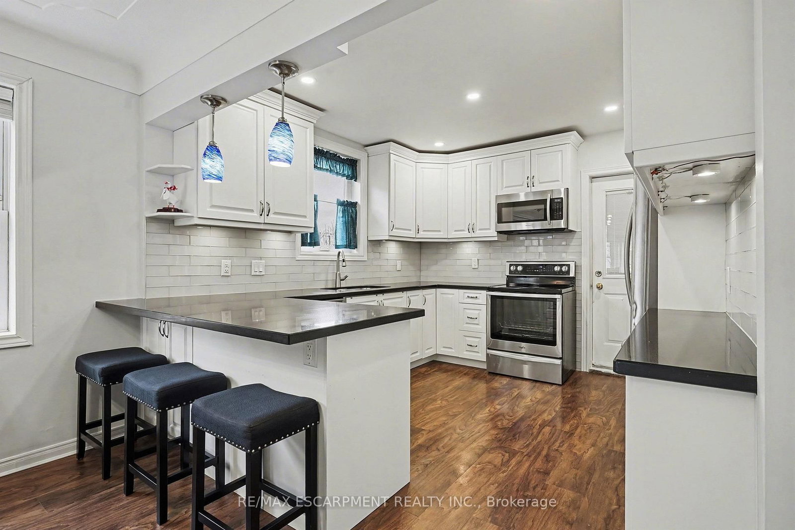 Detached House for sale at 53 Bell Avenue, Hamilton, Ontario, L8K 3E2 - Bartonville - MLS: X13006504