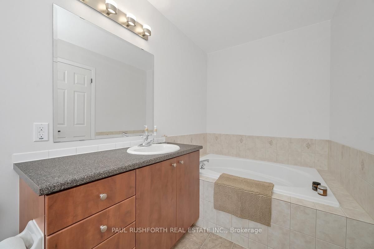 Townhouse for sale at 558 Louis Toscano Drive, Ottawa, Ontario, K4A 0A9 - Avalon East - MLS: X13006510