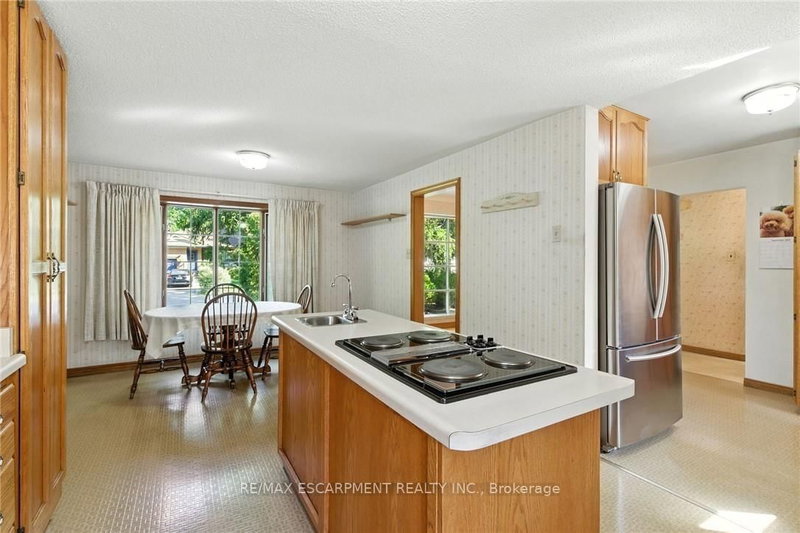 18 Jasper Dr, Hamilton, L8G 2S7 | Image 3