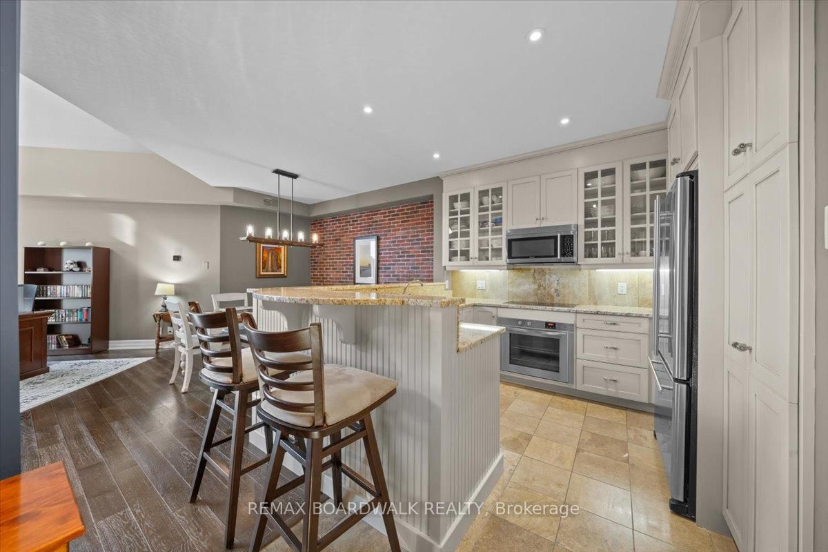 320 Mcleod Street, Unit #PH804 - Photo 5