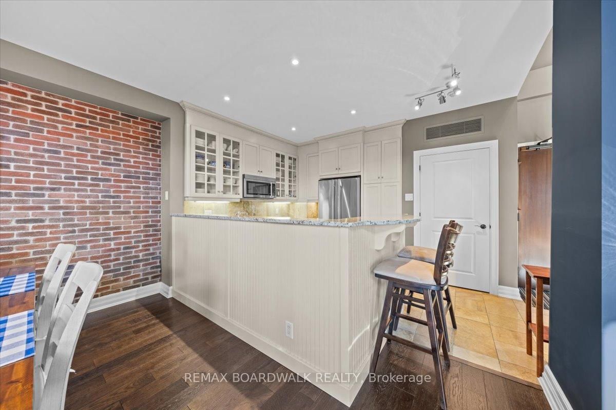 320 Mcleod Street, Unit #PH804 - Photo 8