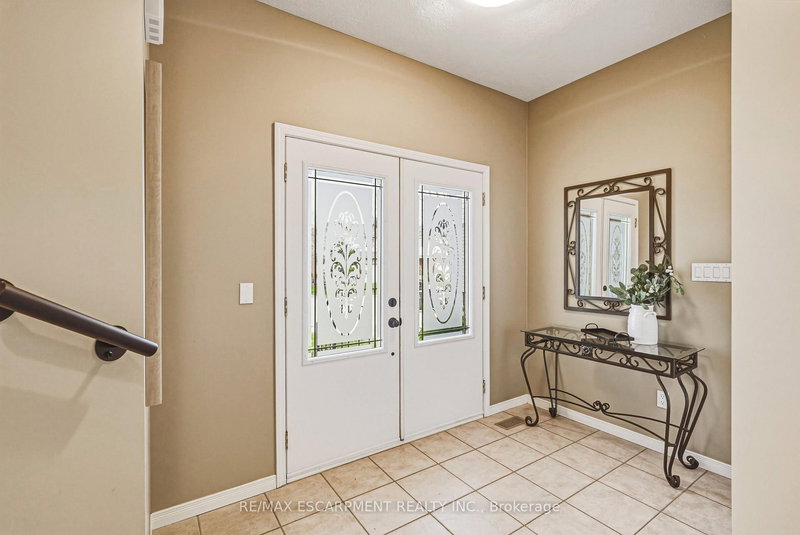 228 Holbeach Cres, Waterloo, N2J 4Y7 | Image 2