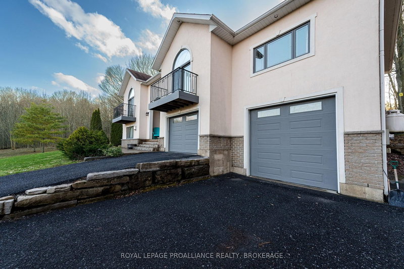 27 Collins Dr, Inverary, K0H 1X0 | Image 2