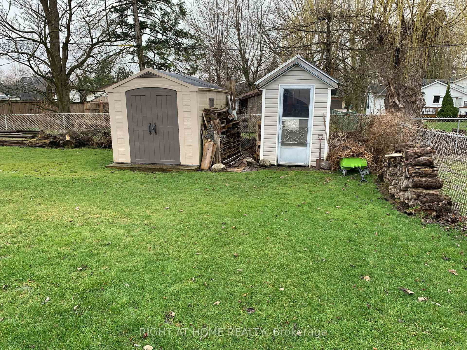 176 KING Street • Southwest Middlesex, ON photo 11