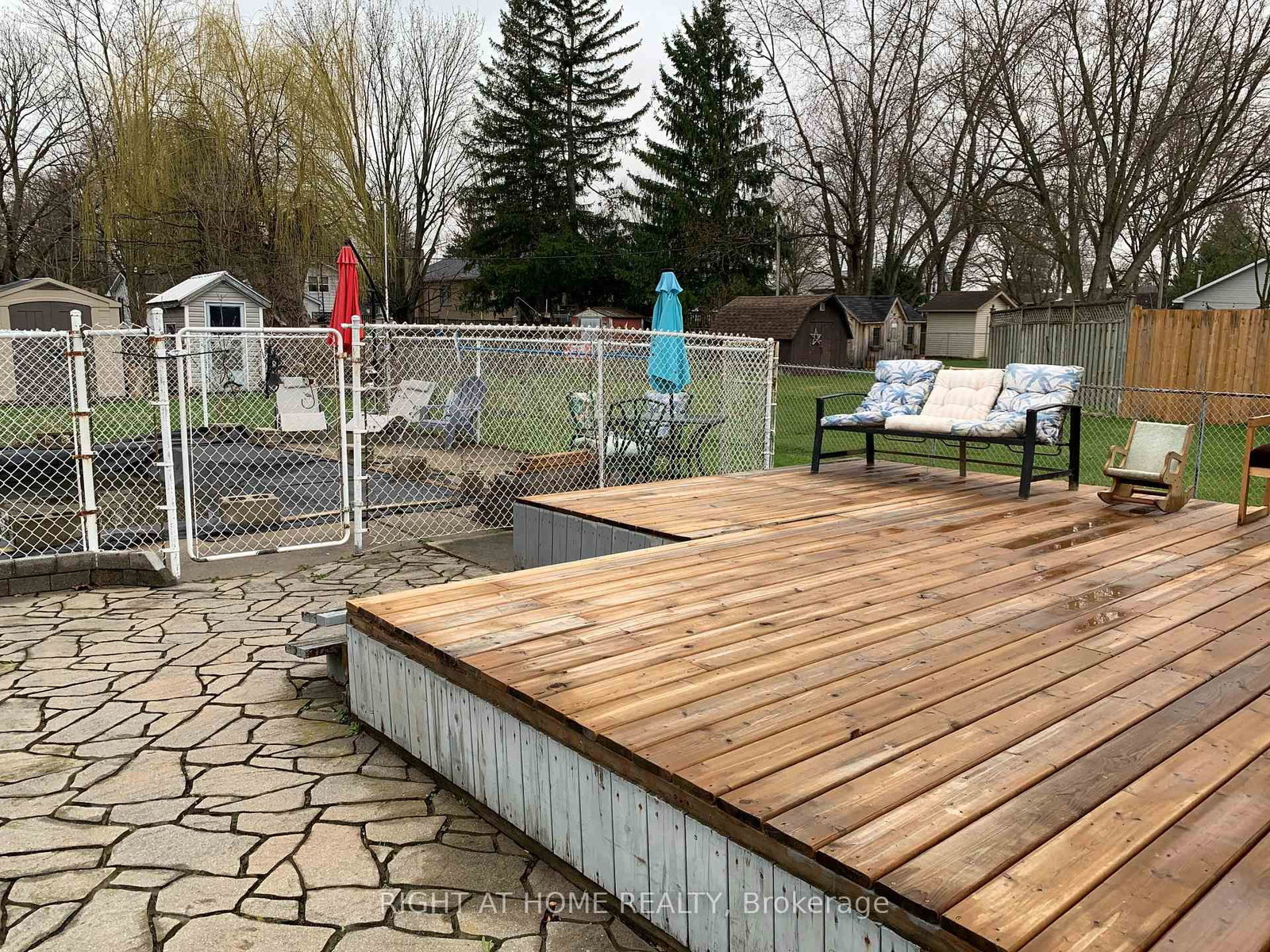 176 KING Street • Southwest Middlesex, ON photo 5
