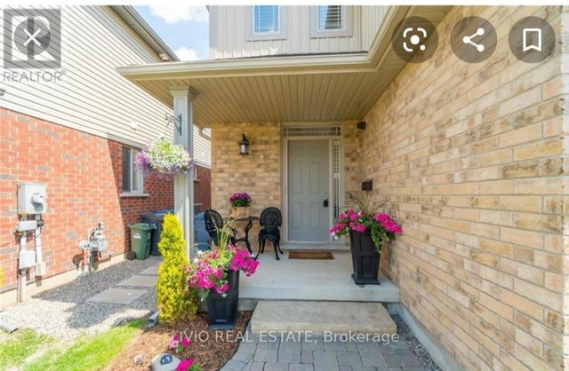 204 Couling Crescent