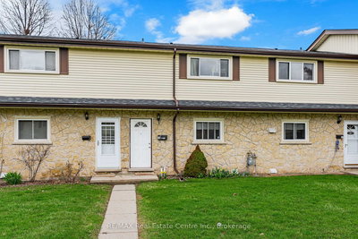 10 - 144 Jansen Ave | Kitchener | Image