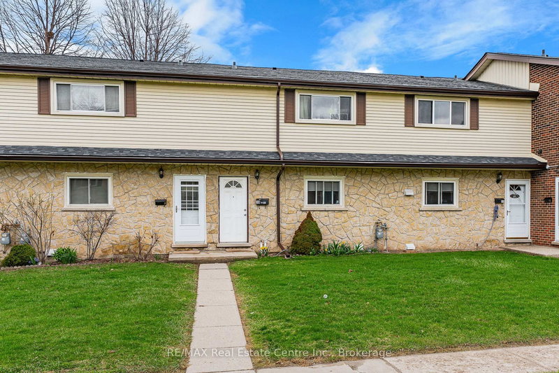 10 - 144 Jansen Ave, Kitchener, N2A 2L7 | Image 2